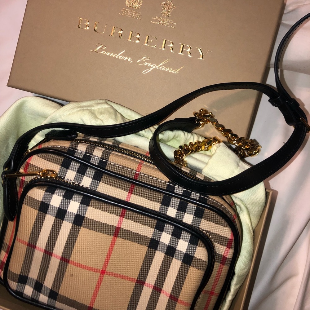 Burberry pouch bag